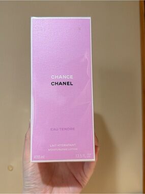 CHANEL Chance Eau Tendre Moisturizing Lotion